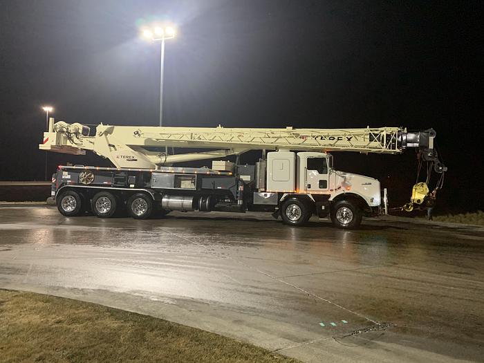 Used 2015 Terex Crossover 8000 on Kenworth T800