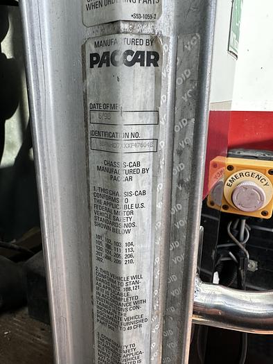 Used 1999 Peterbilt 330 Box/ Lube Truck