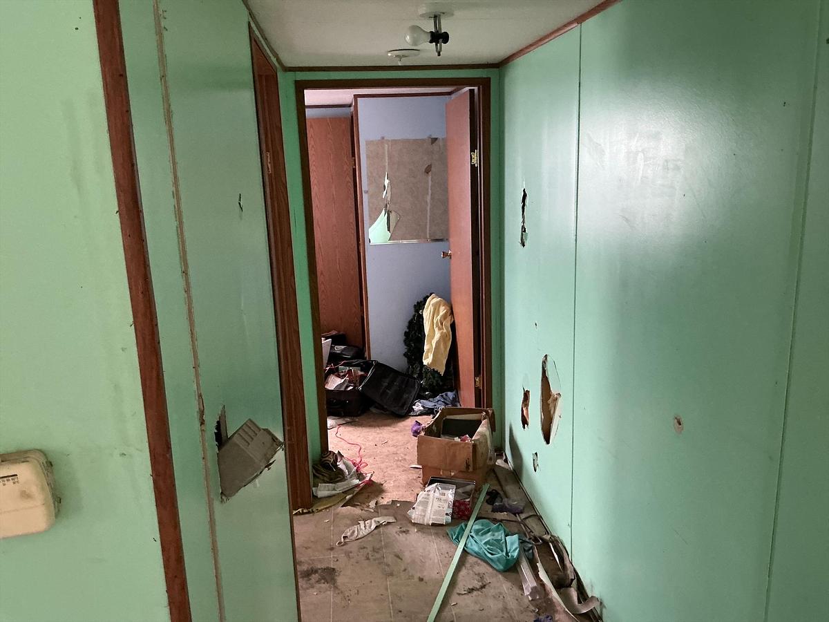 Used Crew House (Mobile Home)