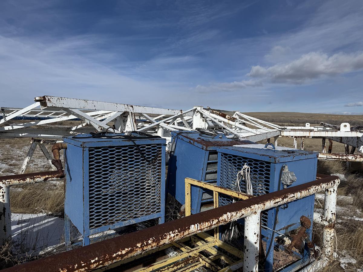 Used Junk Tub with Air Tugged Railing Coolers Rig #235