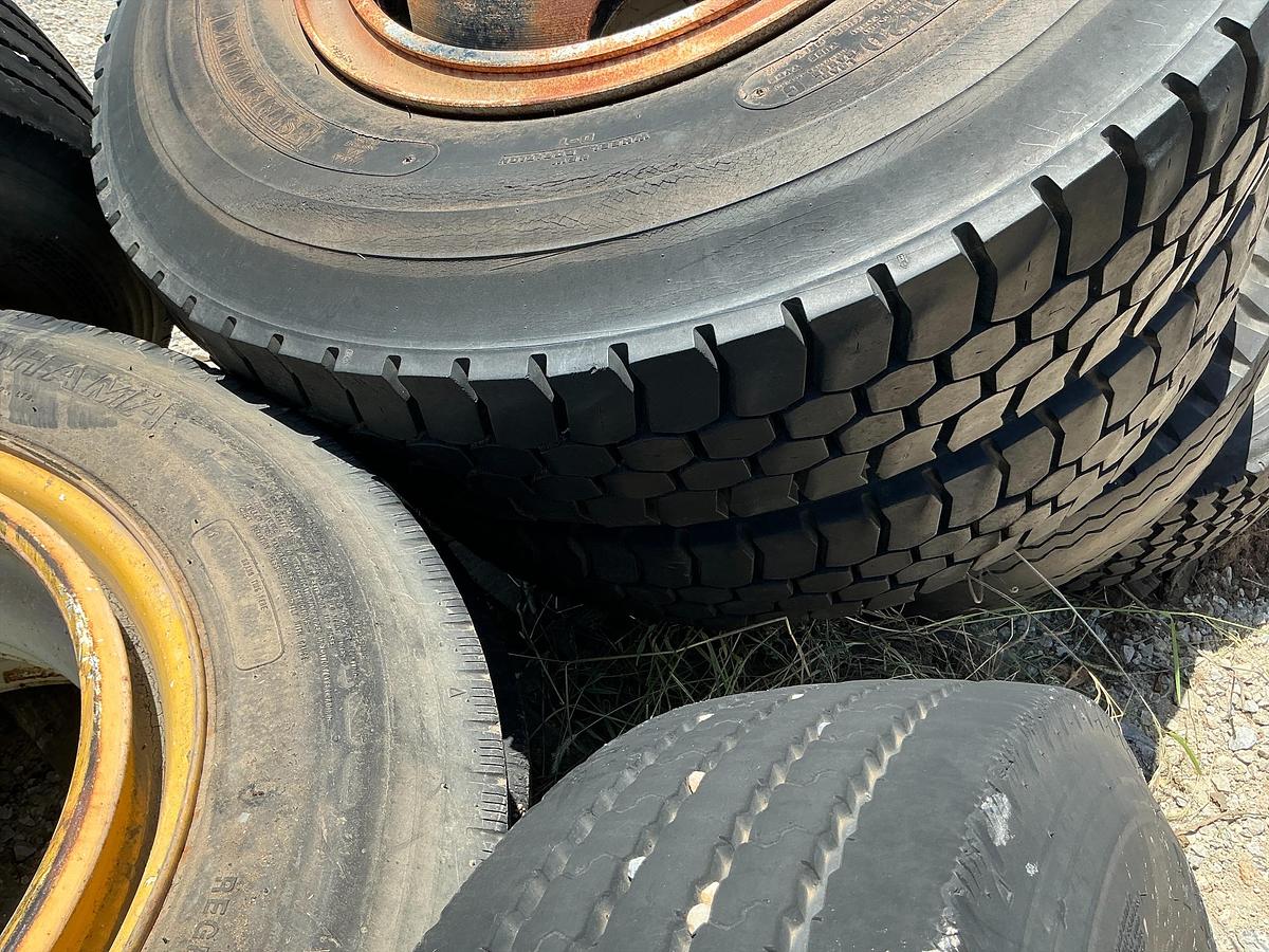 Used Steel Mark Radial Tires