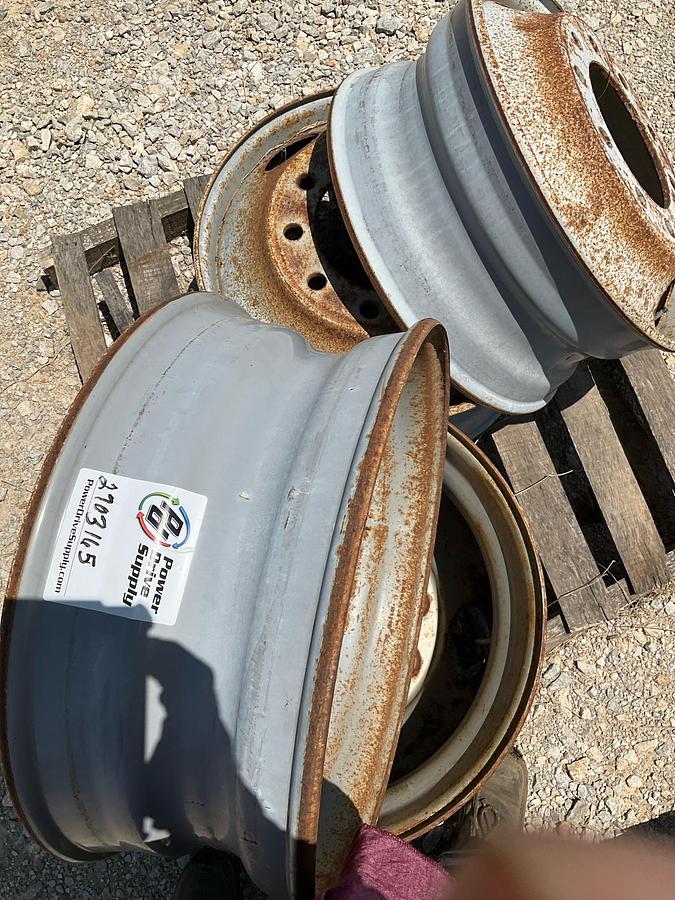 Used Semi-Truck Tire Rims 