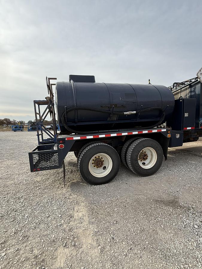 Used 2010 365 Peterbilt Acid Truck