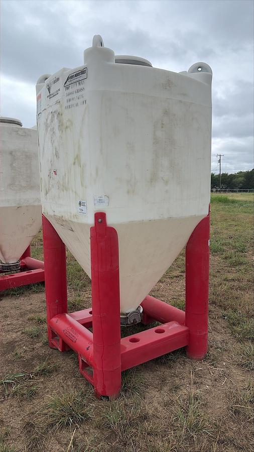 Used Snyder Flowmaster Vertical Hopper 68CF