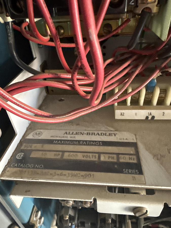 Used ALLEN BRADLEY 600 volts 60 HZ buckets