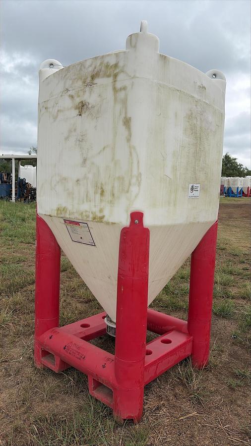 Used Snyder Flowmaster Vertical Hopper 68CF