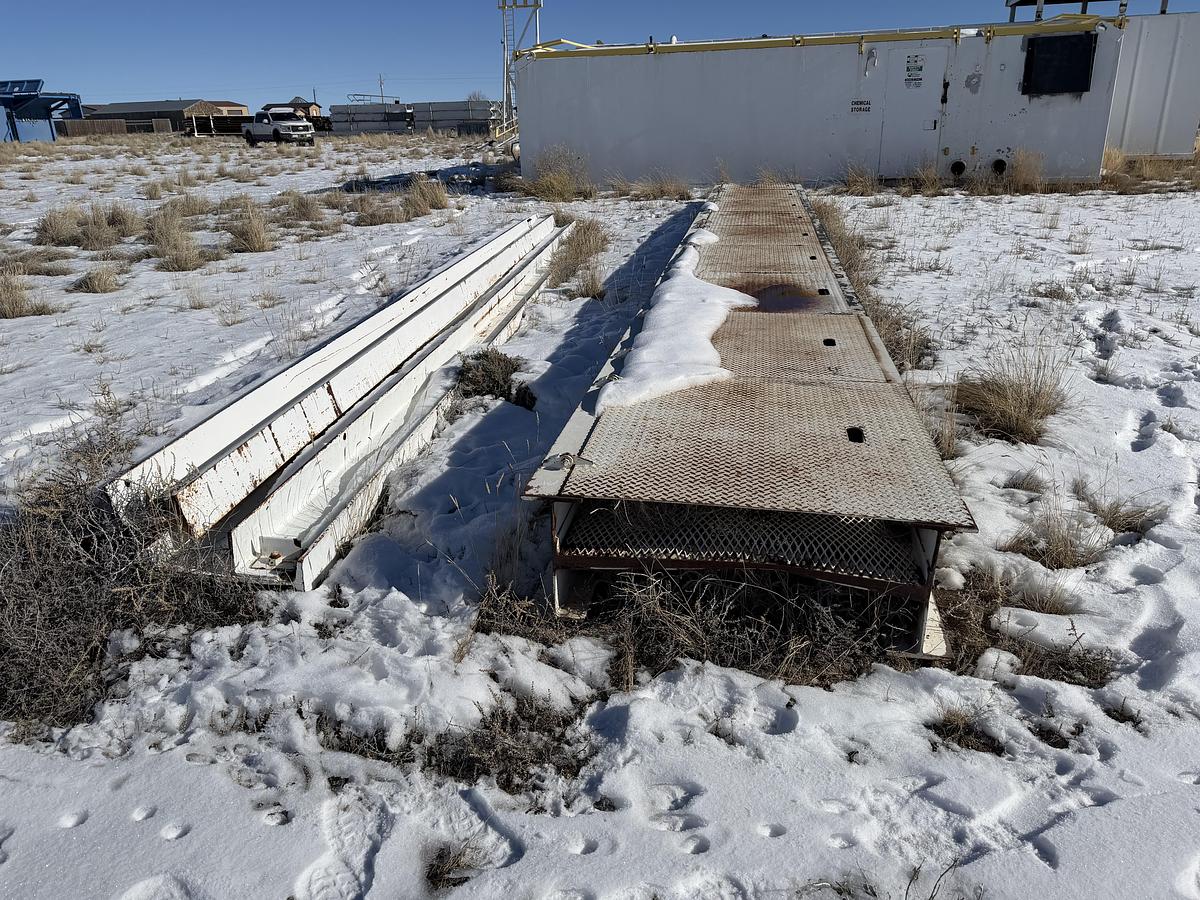 Used (3) Empty Suitcases and (2) Big “I” Beams Rig #323 