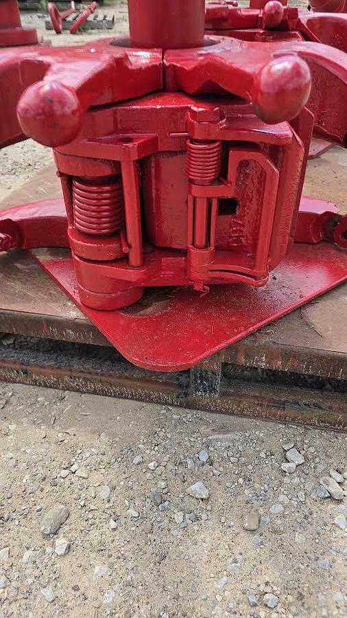 Used 4 1/2 350 TON DRILL PIPE ELEVATOR