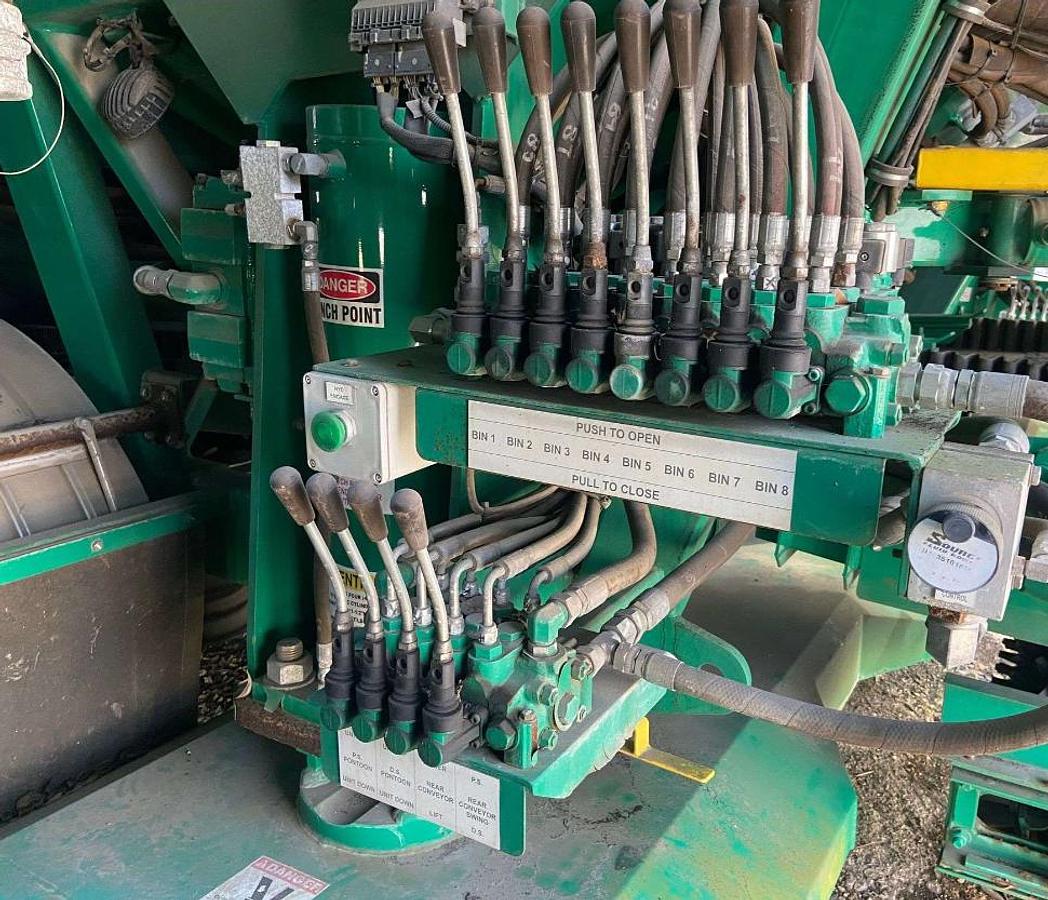 Used 2013 CHARLTON & HILL ESH-1701 T/A SAND HOGG TRAILER