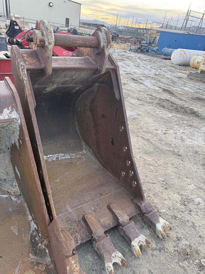 Used CAT 36 inch Excavator Bucket