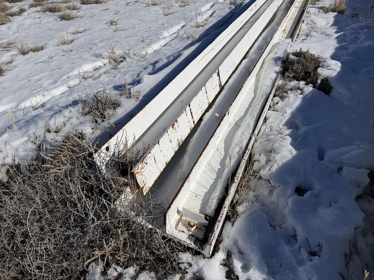 Used (3) Empty Suitcases and (2) Big “I” Beams Rig #323 