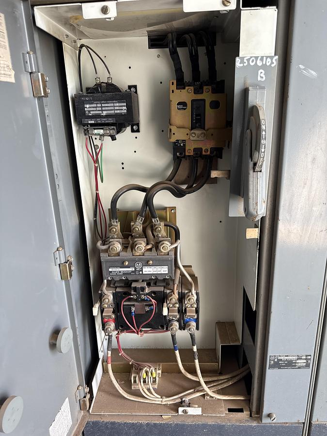 Used ALLEN BRADLEY 600 volts breaker 60 HZ 100hp