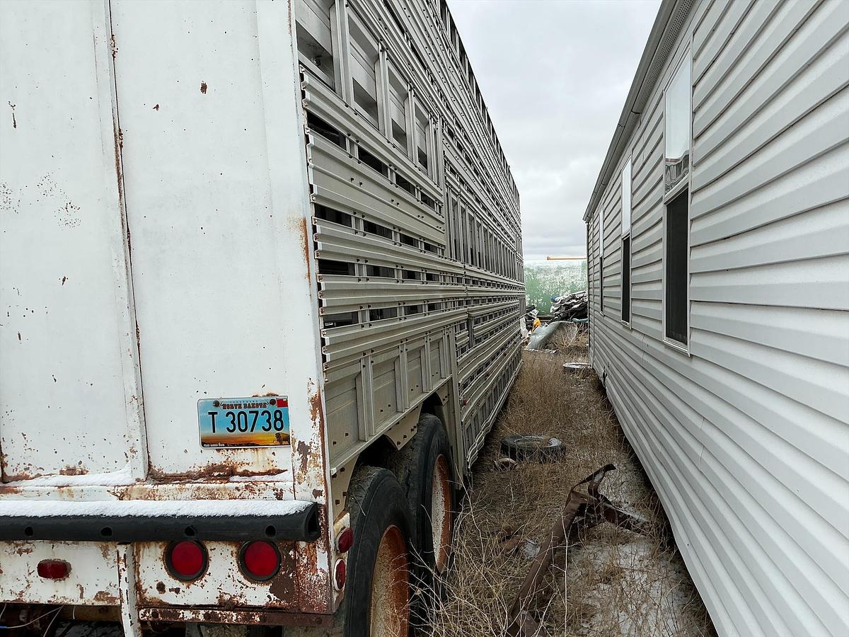 Used 1976 Wilson Bull Livestock Trailer