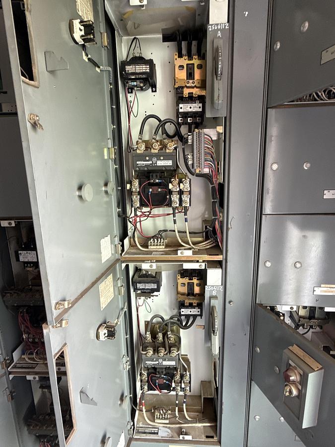 Used ALLEN BRADLEY 600 volts 60 HZ 100hp bucket breaker