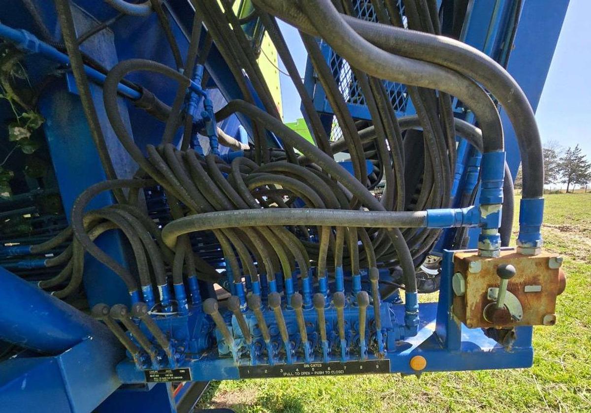 Used 2012 APPCO FS-40 T/A SAND HOG TRAILER