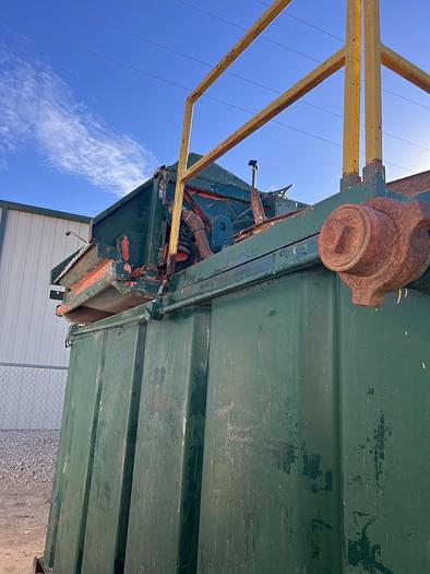 Used Mud Mixing Tank 200 BBL with shaker