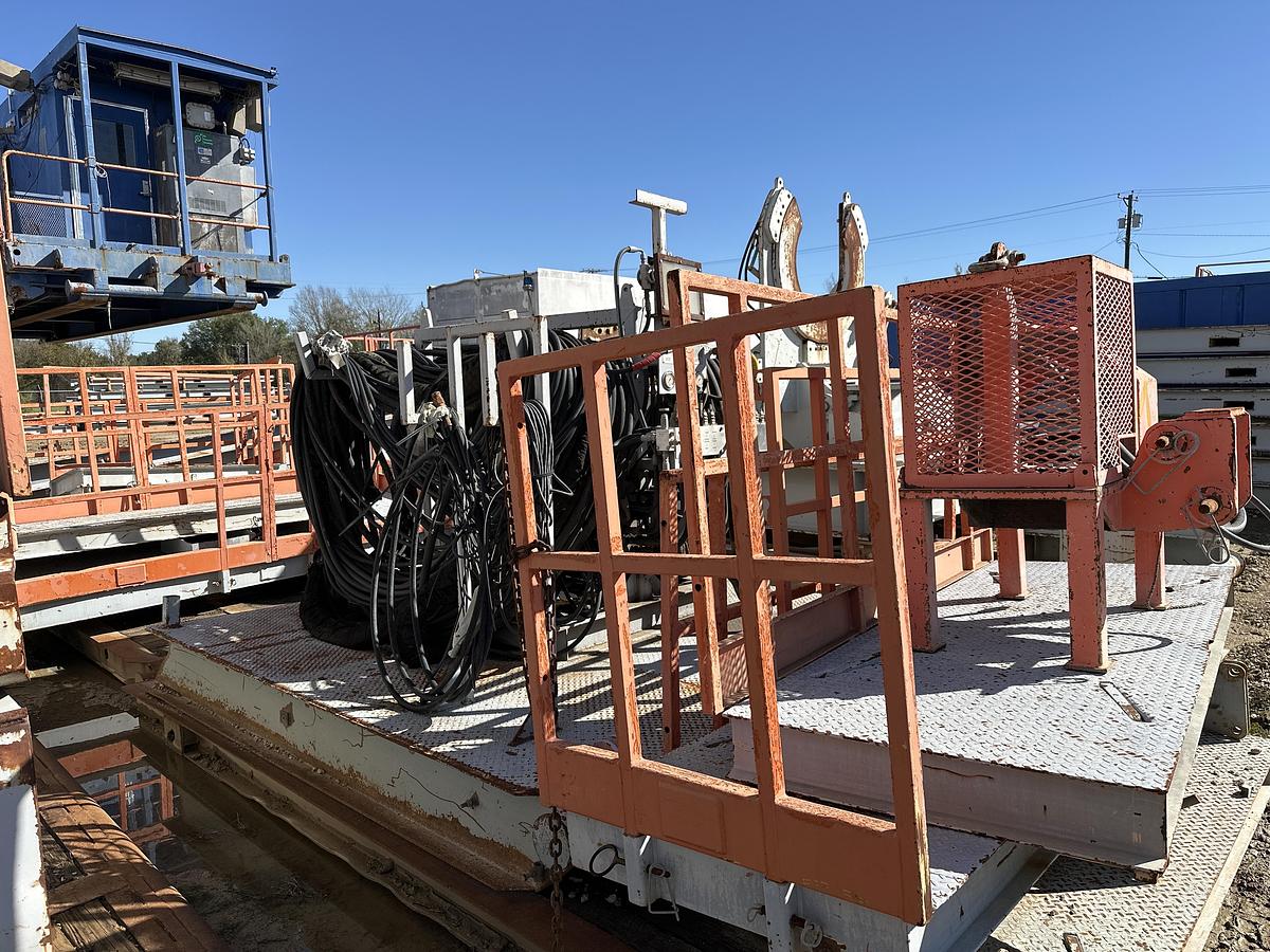 Refurbished NOV IDEAL RIG 1500 HP WALKING DRILL RIG