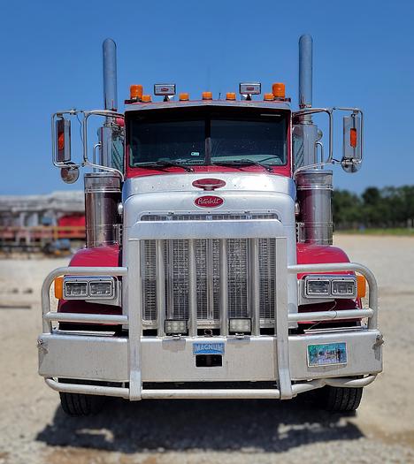 Used 2006 Peterbilt 378 Winch Truck w/Conventional Sleeper