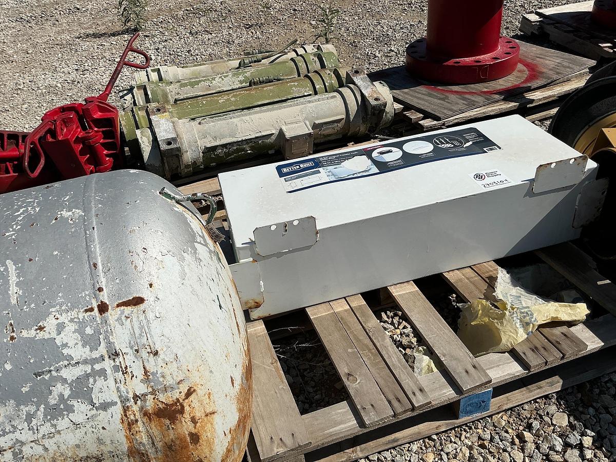 Used Better Built Vertical Transfer Tank