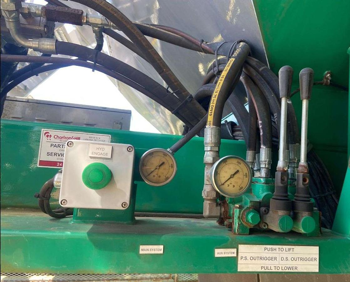 Used 2013 CHARLTON & HILL ESH-1701 T/A SAND HOGG TRAILER