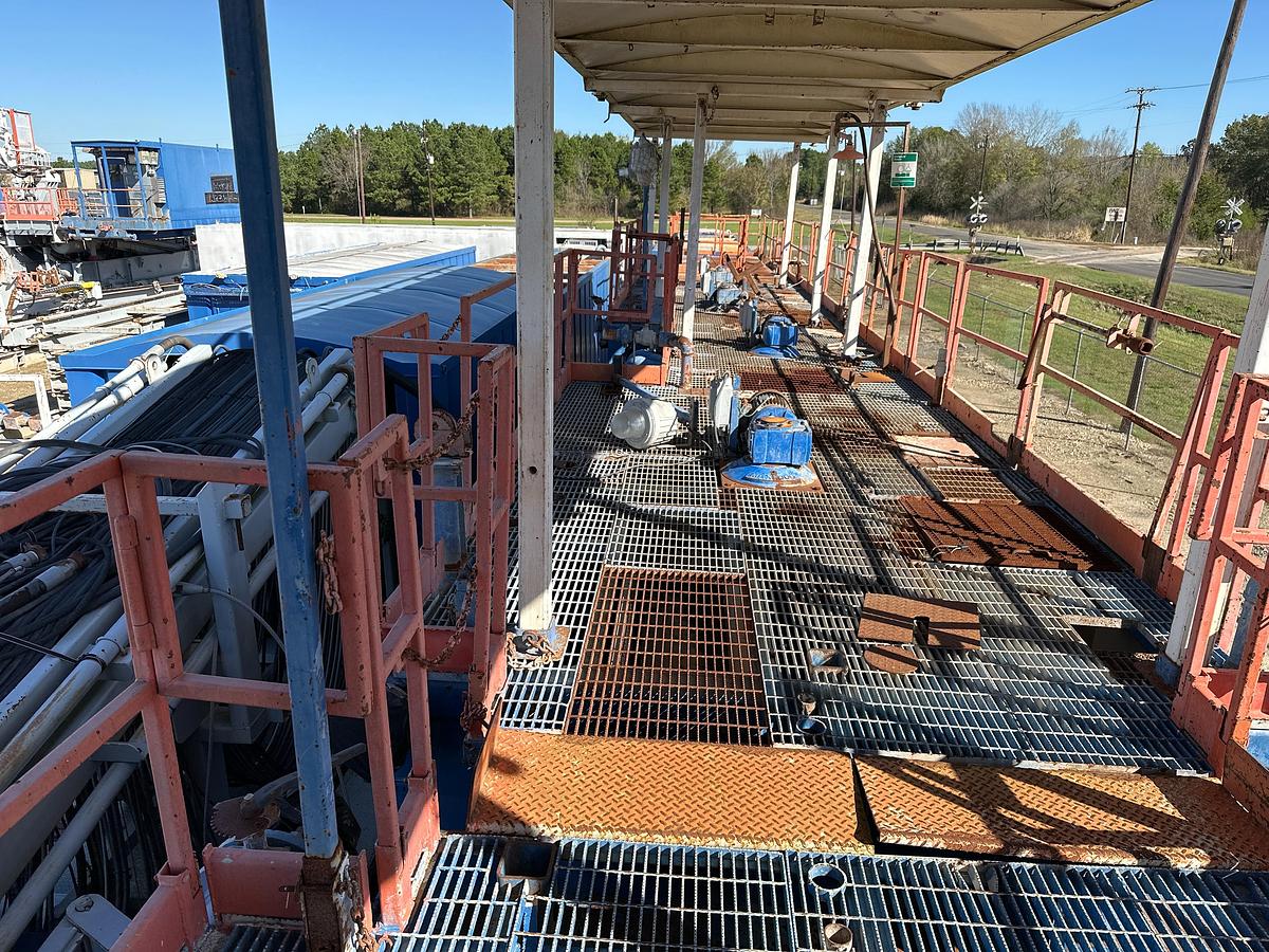 Refurbished NOV IDEAL RIG 1500 HP WALKING DRILL RIG