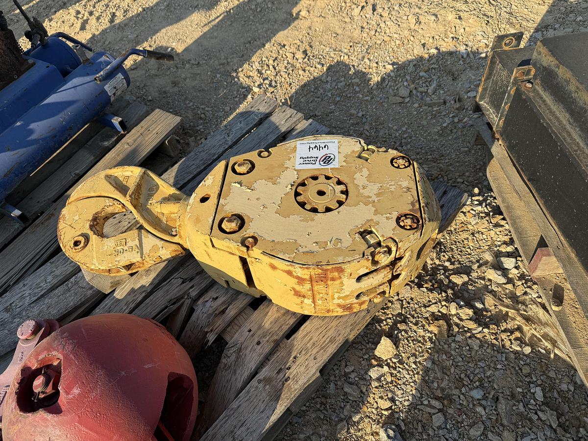 Used 12T Wrecking Ball w/Hook & McKissick Block with Hook