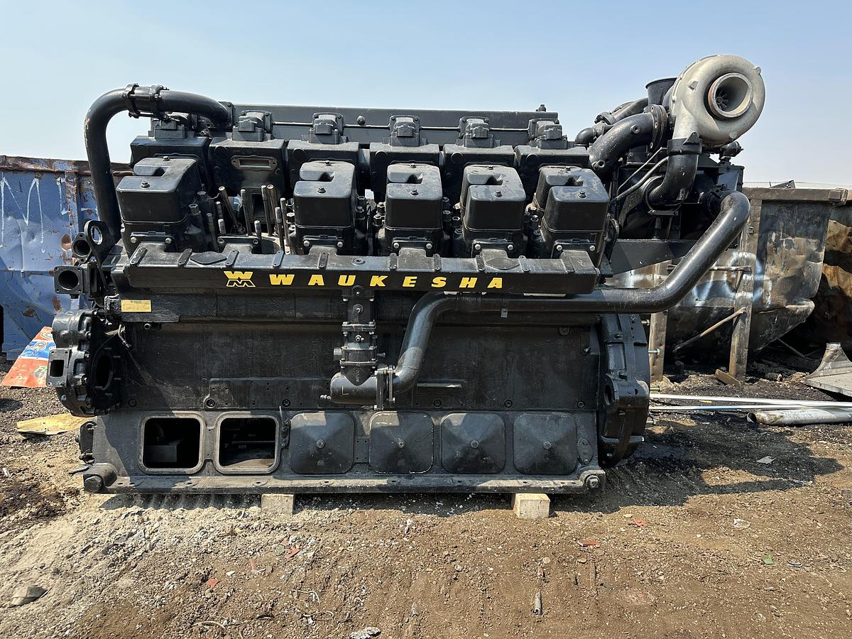 Used 2000 WAUKESHA NATURAL GAS ENGINE 7042GS1