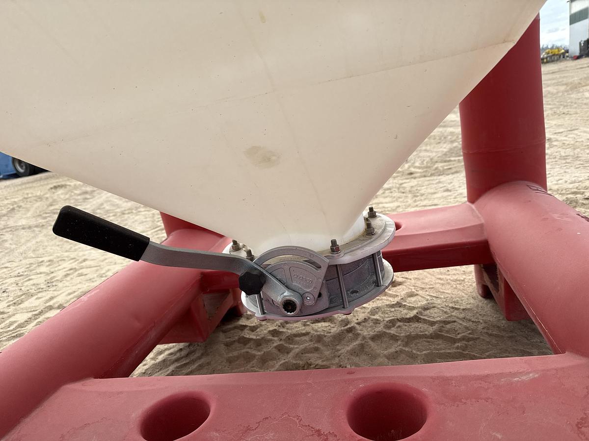 Used Flow master Vertical Hopper 80 CF