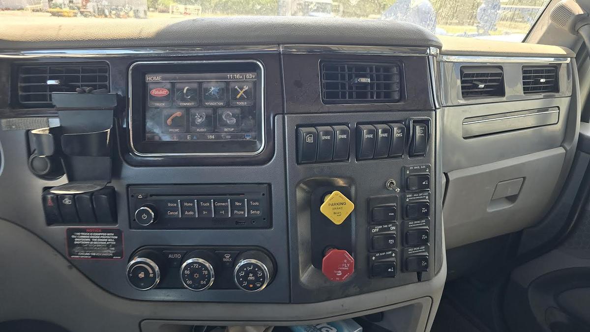 Used 2016 Peterbilt 579 Heavy Duty Truck with Conventional Sleeper Truck and Grill Guard