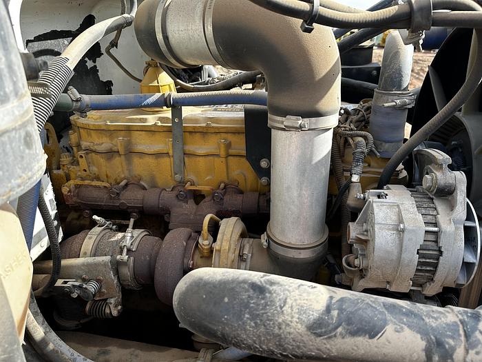 Used 1999 Peterbilt 330 Box/ Lube Truck