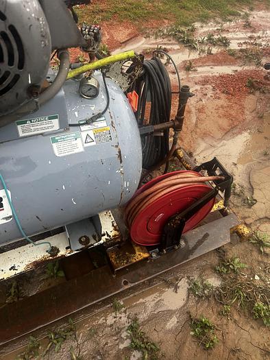 Used Air compressor 
