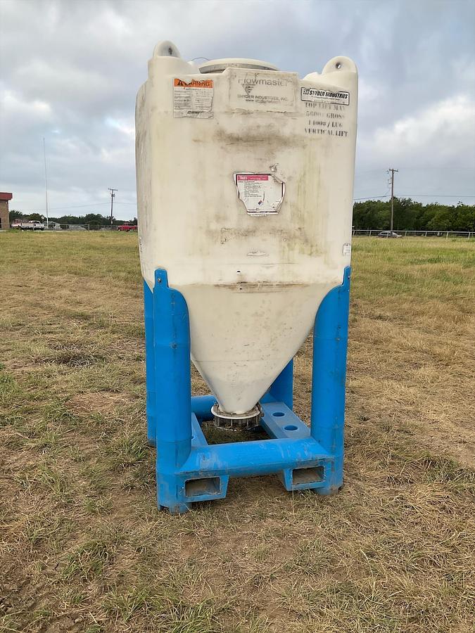 Used Snyder Flow Master Hopper