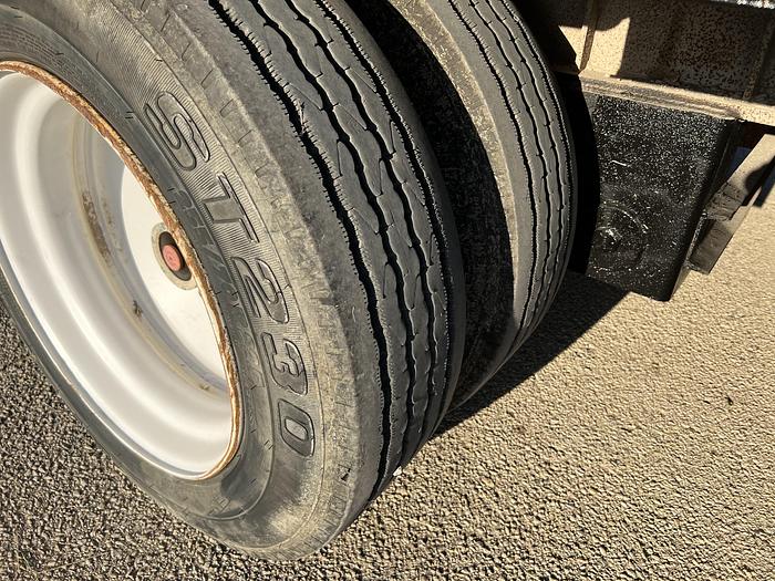 Used 2010 Dorsey 3 axle rolling tail trailer