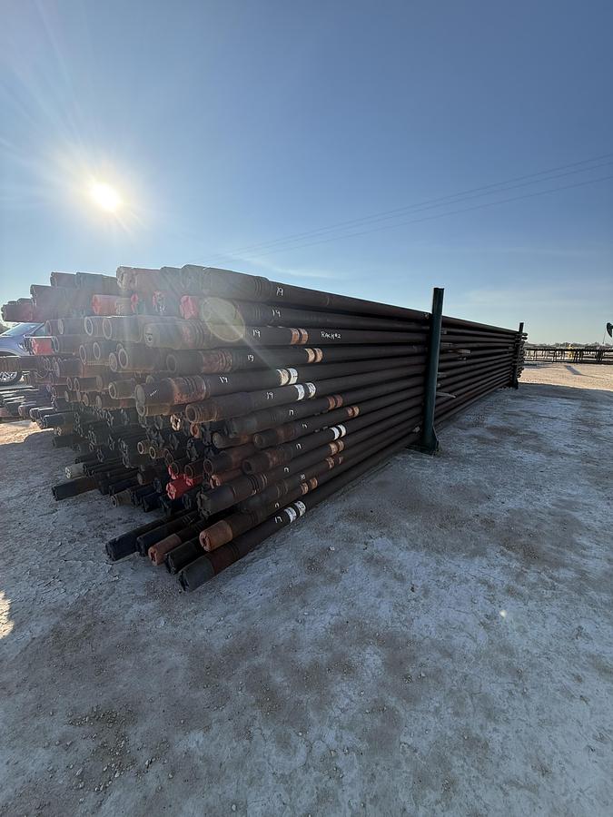 Used 4 inch S135 Range 3 Drill Pipe 14# BN XT39 Conn
