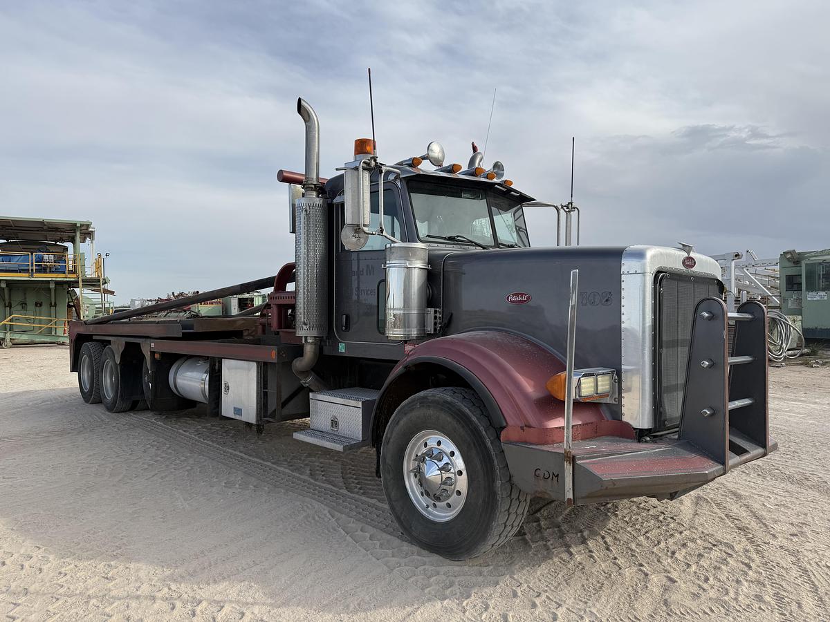 Used 2006 Peterbilt 367 Gin Pole/Bed Truck