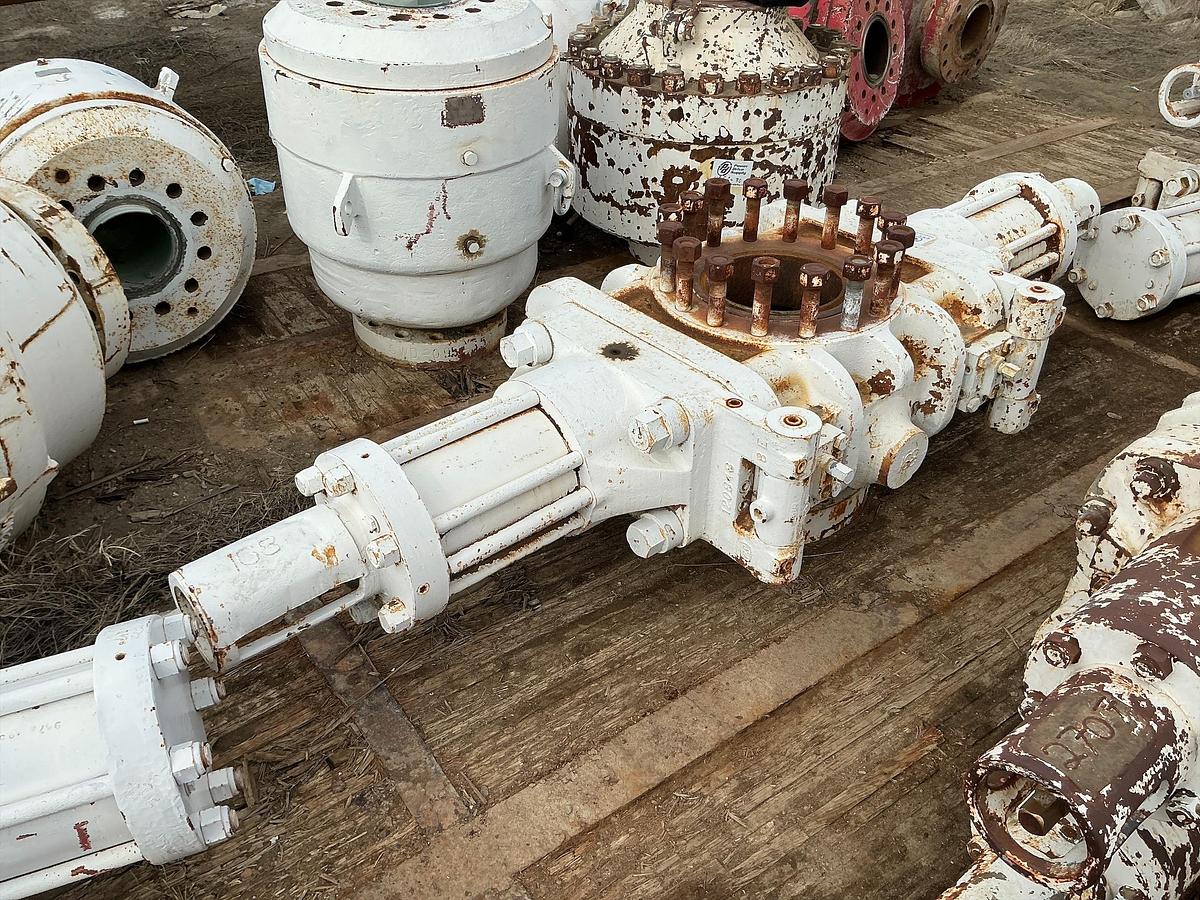 Used Shaffer 5x11 Single Ram BOP 