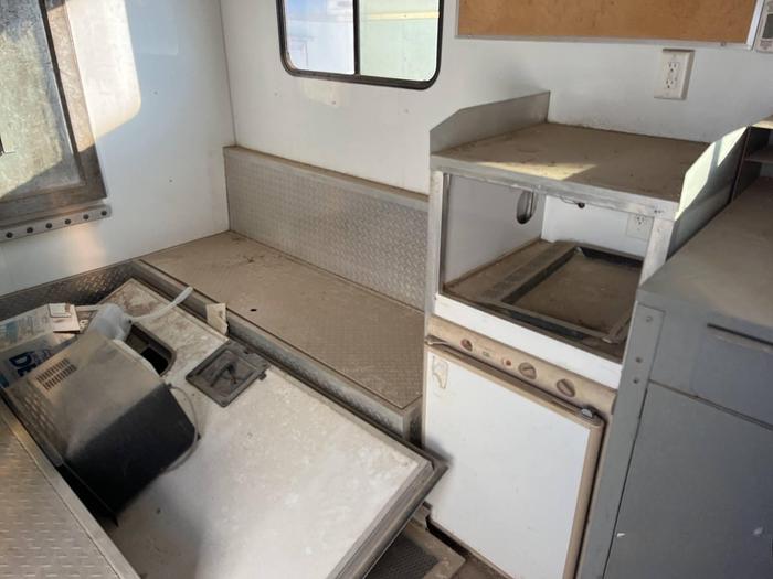 Used 2006 Aluminum Trailer Enclosed T/A 20 ft