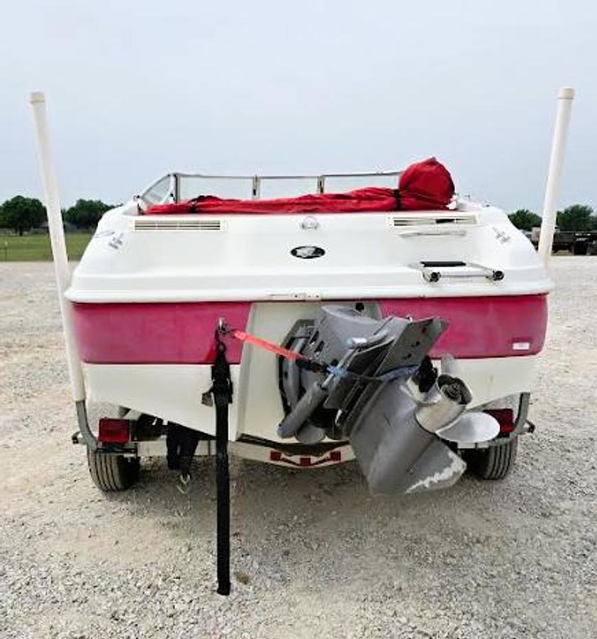 Used 2004 Caravelle Boat w/Trailer, 17' Fiberglass Hull