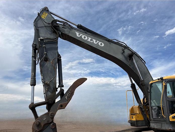 Used 2014 Volvo ECR305CL Tracked Excavator with Hydraulic Thumb