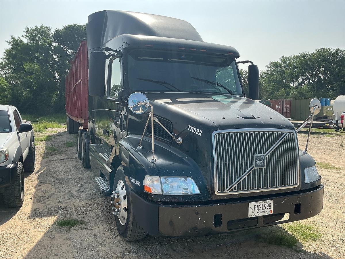 Used 2021 Volvo VNL Big Bunk Semi