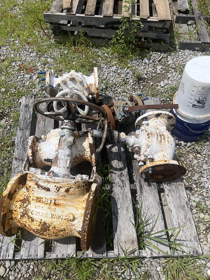 Used Pallet of Valves - 6X4, 8X6, 3X3