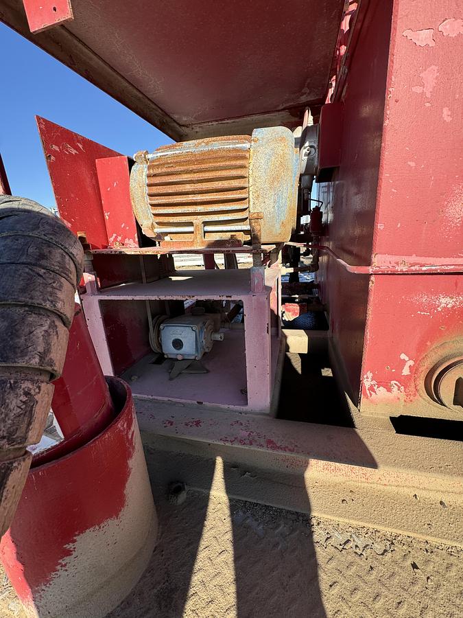 Used 4 STATION ACCUMULATOR CLOSING UNIT