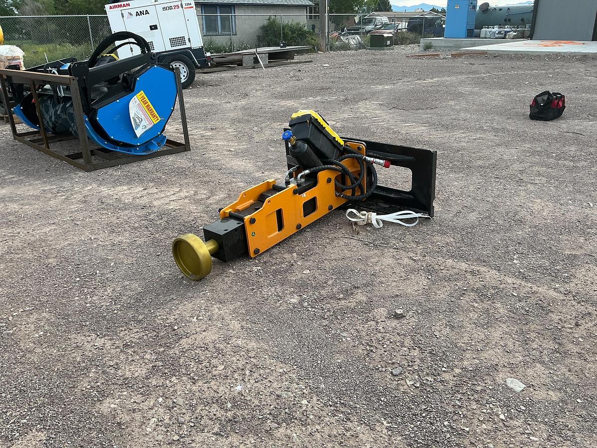 Used 2026 GIYI GY-D680 Skid Steer Post Driver (Unused)