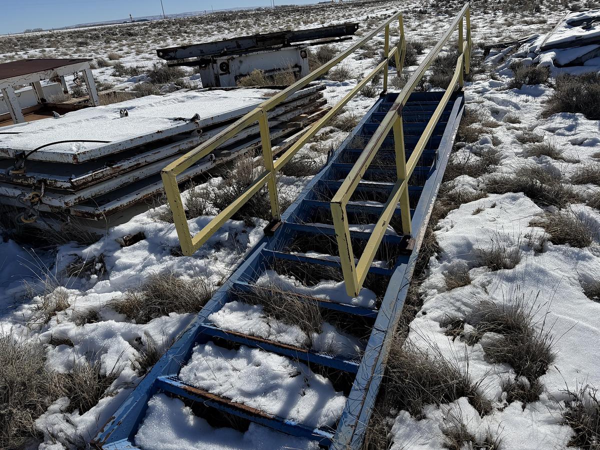 Used Skid, Stairs, Table, Rig #323 