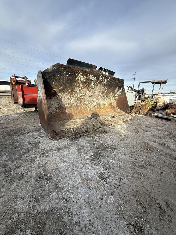 Used CAT Loader Bucket (100 inch wide)