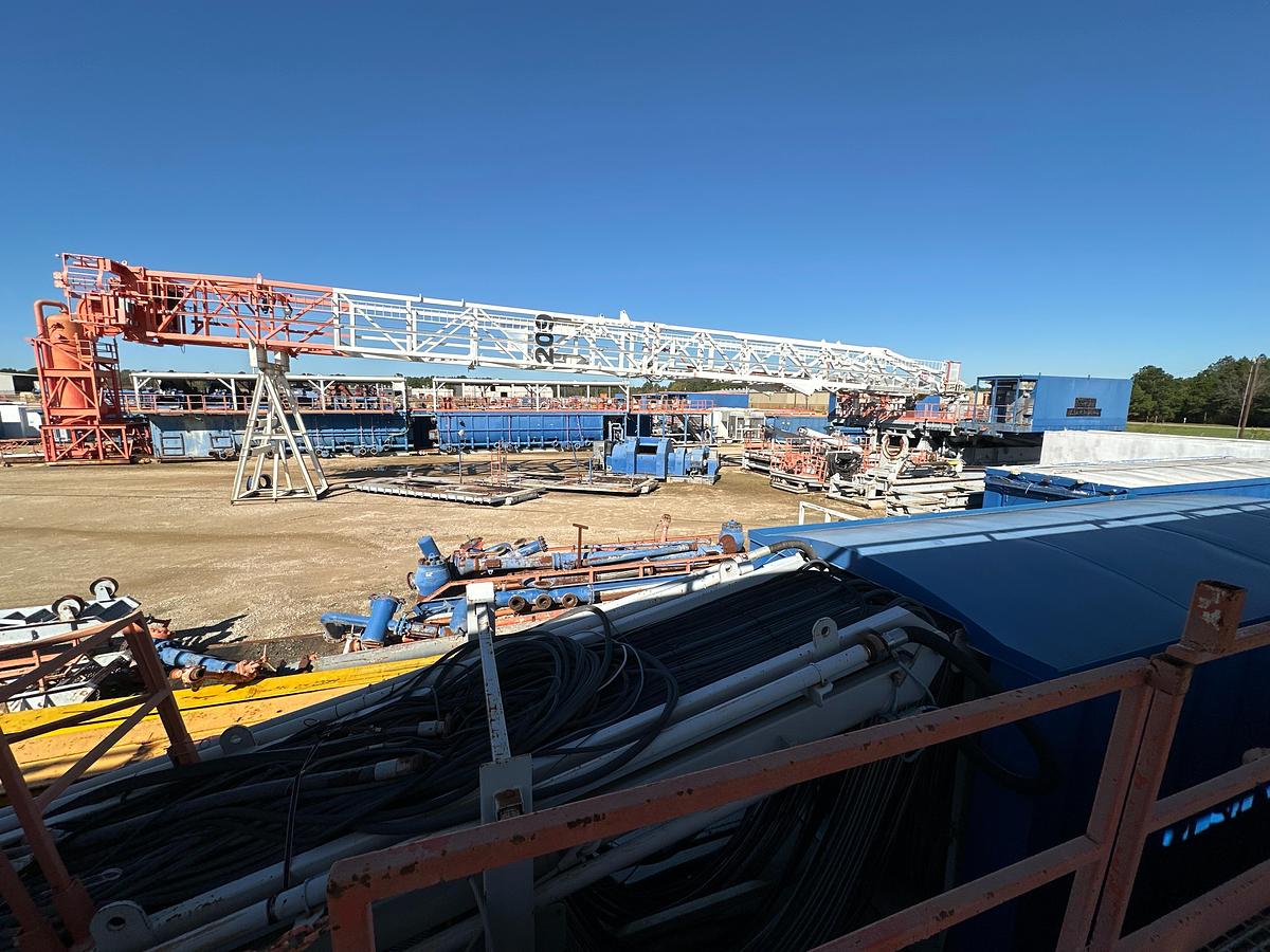 Refurbished NOV IDEAL RIG 1500 HP WALKING DRILL RIG