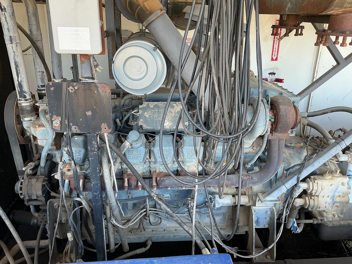 Used Mud Pump Skid Building, DDC Diesel Engine, RS-F1000 Pump