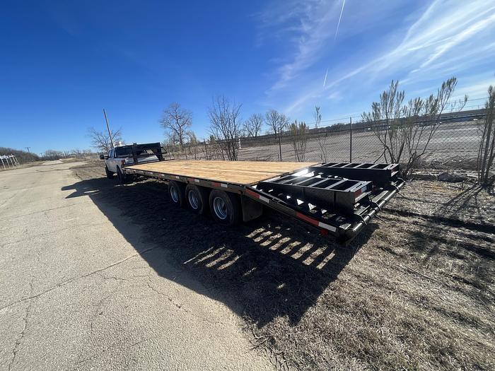 Used 2014 Texas Pride Triple Axle Gooseneck Flatbed