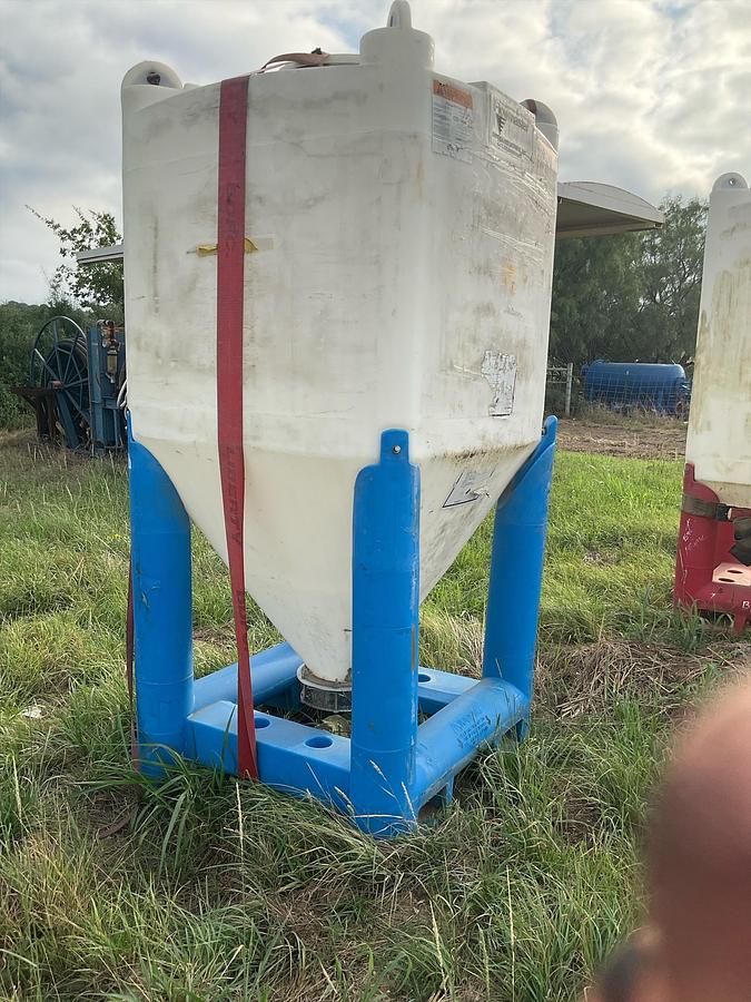 Used Snyder Flow Master Hopper