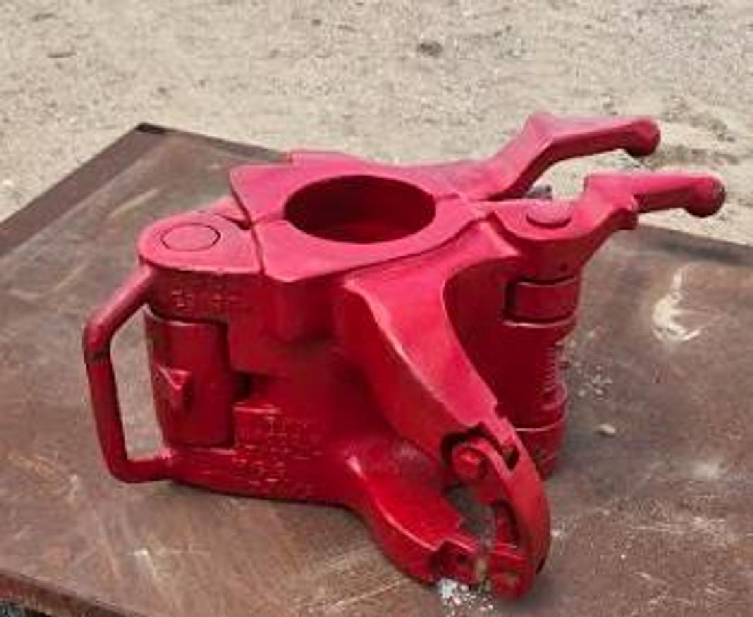 Used 4 1/2 250 TON DRILL PIPE ELEVATOR